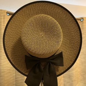 CUTE big brimmed hat, must have for your summer wardrobe